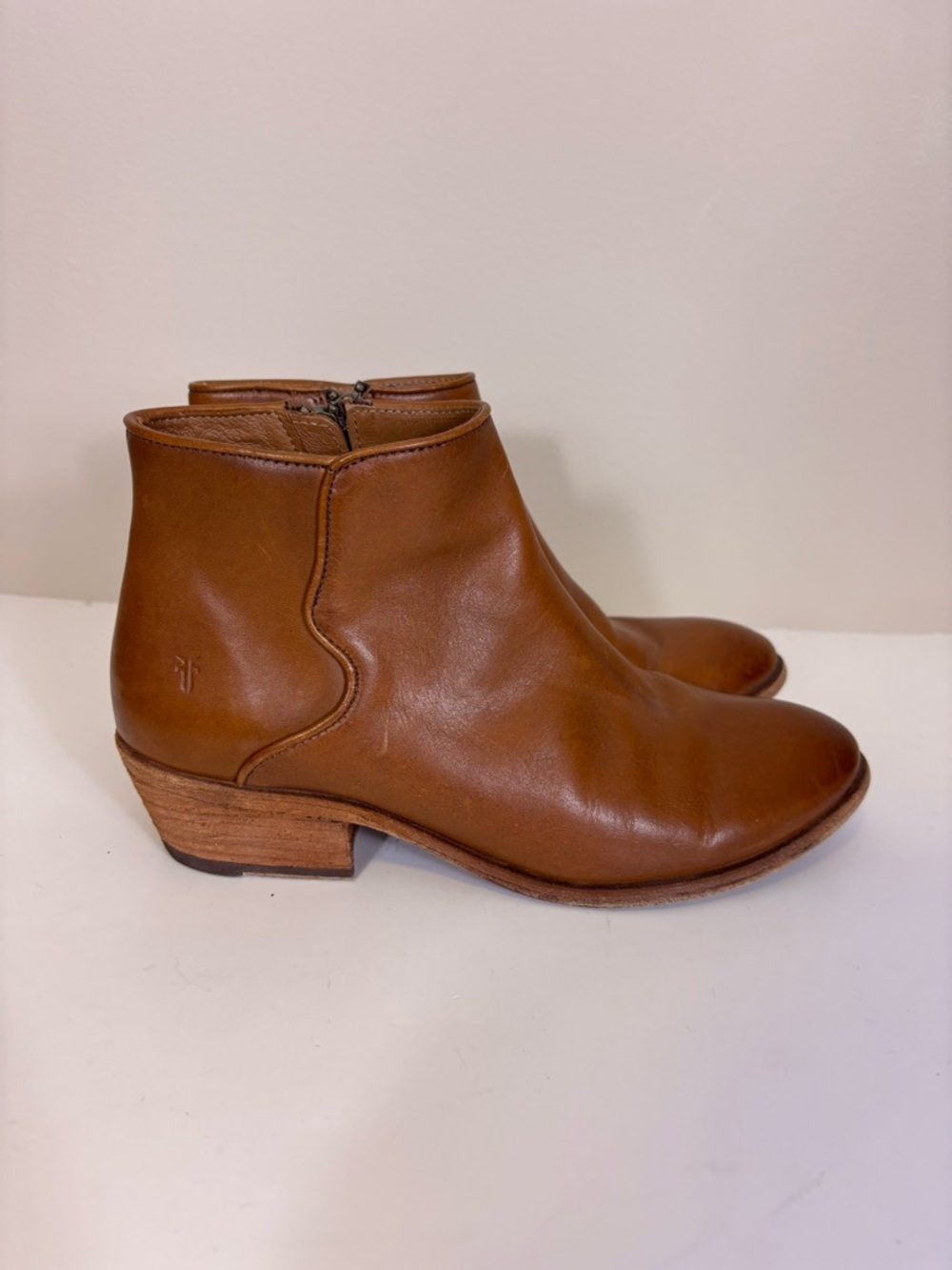 Frye Tan Leather Ankle Booties Women’s 8.5